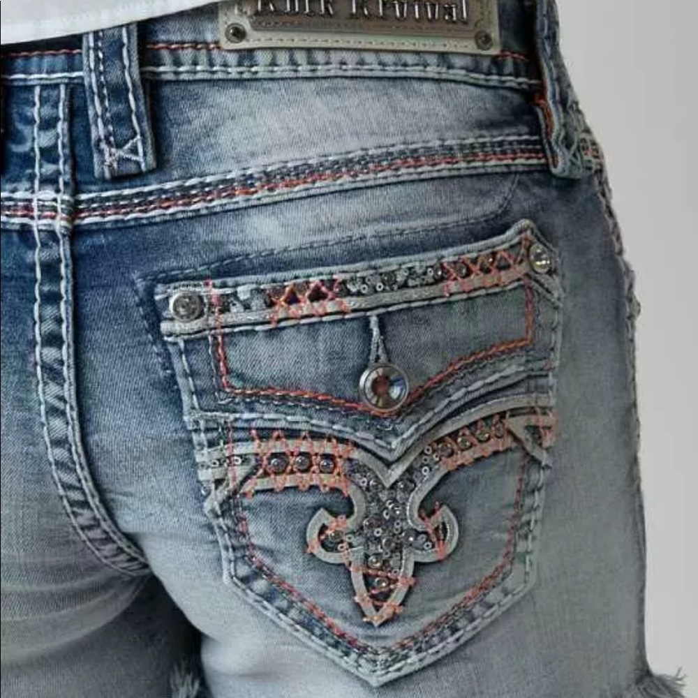 ISO!!💞Rock Revival Clair shorts 30 Do not buy!!